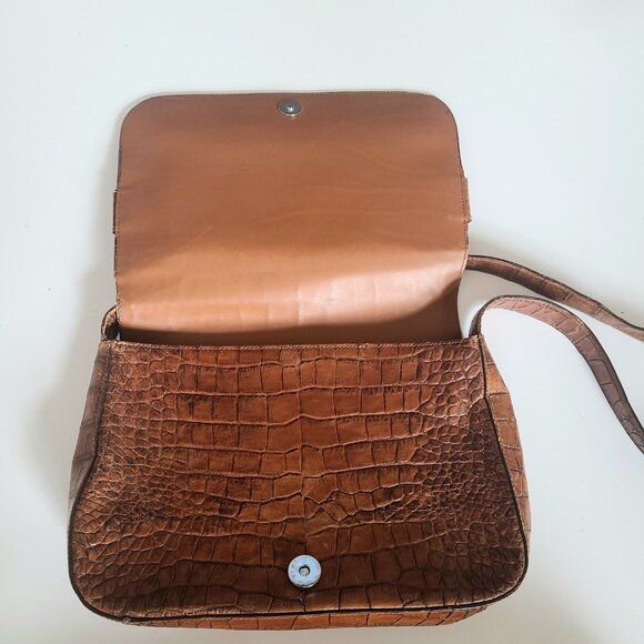 Browns Couture Made in Italy brown leather messenger bag with decorative buckle. - Picture 6 of 10